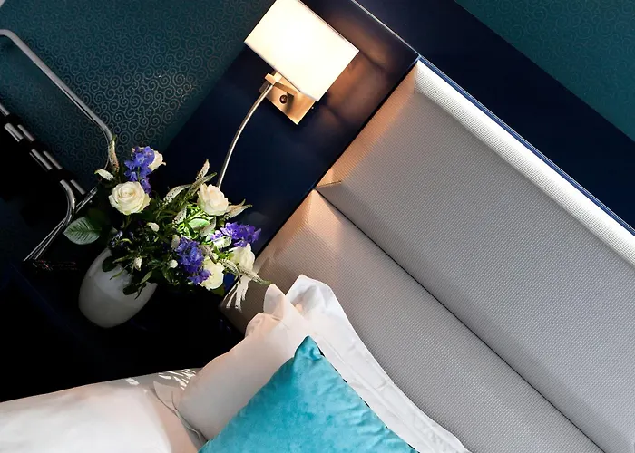 Отель Montmartre 3*